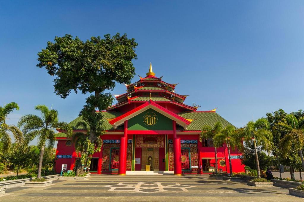 Hotel Dafam Pacific Caesar Surabaya Eksteriør bilde