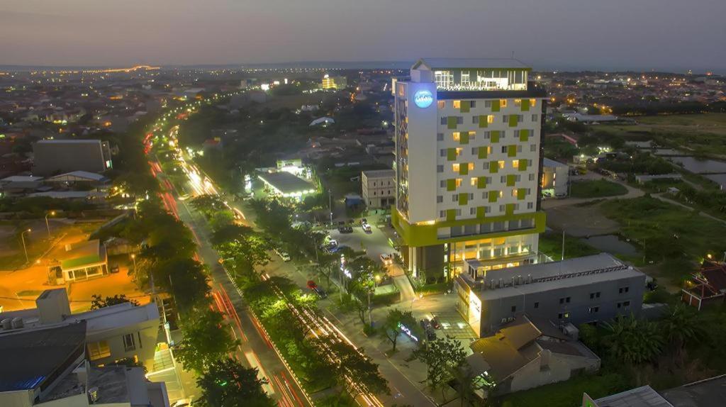 Hotel Dafam Pacific Caesar Surabaya Eksteriør bilde