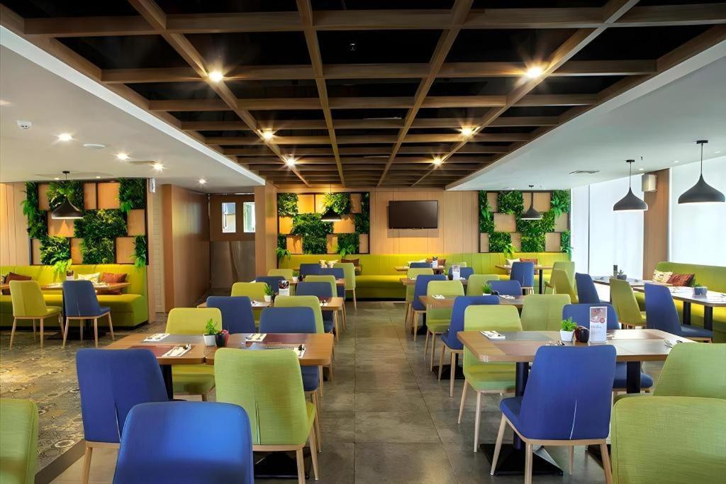 Hotel Dafam Pacific Caesar Surabaya Eksteriør bilde