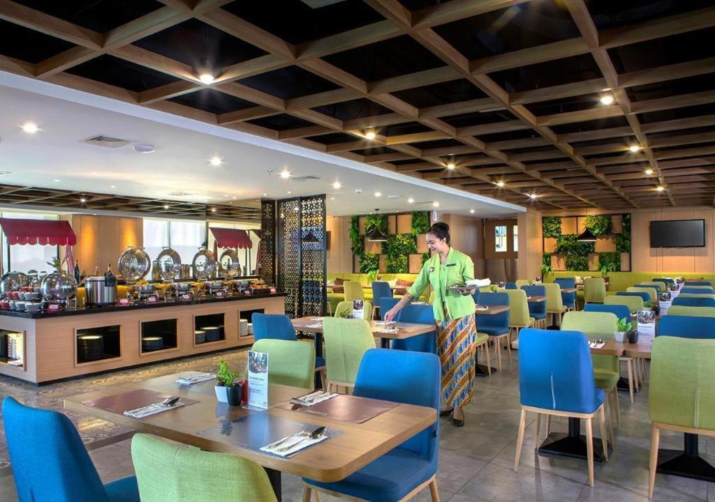 Hotel Dafam Pacific Caesar Surabaya Eksteriør bilde